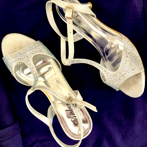 COPY - Fashion hunters and gatherers. Meet your new BFF. - Picture 12 of 16